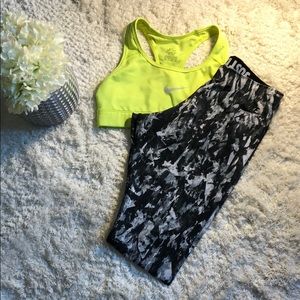 ❣️BUNDLE ❣️ Nike sports bra and workout leggings!
